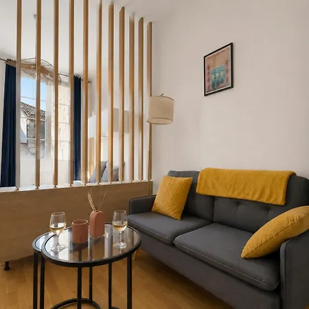 דירה Cosy & Chic Centre